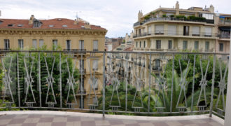 Location 2 pièces rénové Nice Dubouchage