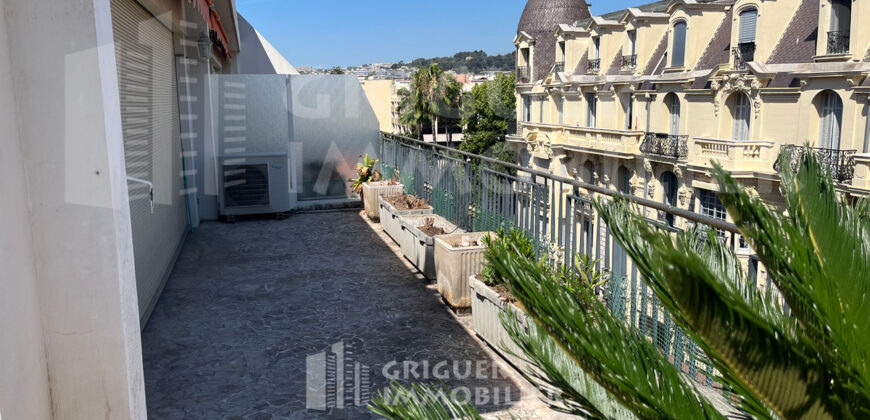 Vente 3 pièces 93 m² + terrasse 62 m² Nice proche V. Hugo