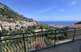 Location petite maison 4 pièces en duplex Villefranche sur Mer / Haut Beaulieu