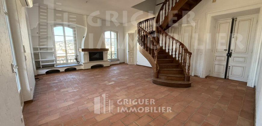 Location 5 pièces en duplex avec jardin Nice Bas Mont Boron
