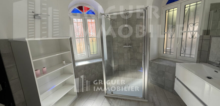 Location 5 pièces en duplex avec jardin Nice Bas Mont Boron