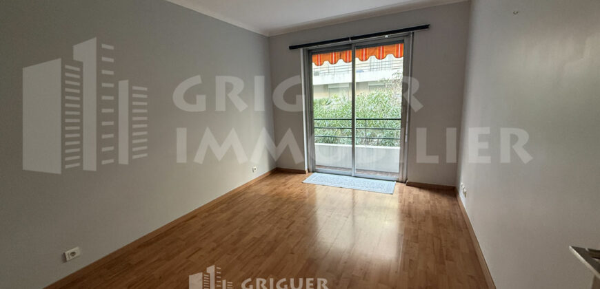 Location 2 pièces Nice centre proche square Mozart