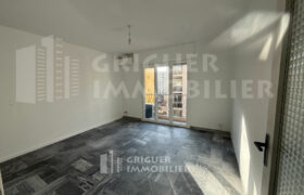 Location studio dernier étage proche Gorbella