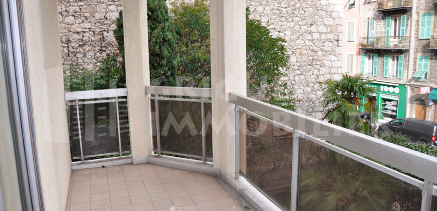 Vente grand studio avec terrasse Nice quartier du Port