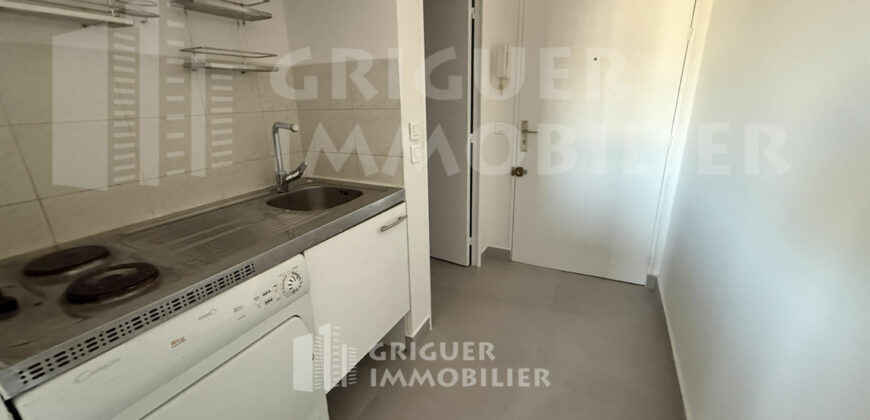 Location studio Nice Av Borriglione proche tramway