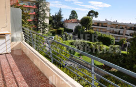 Location 2 pièces Nice cap de croix / scuderi